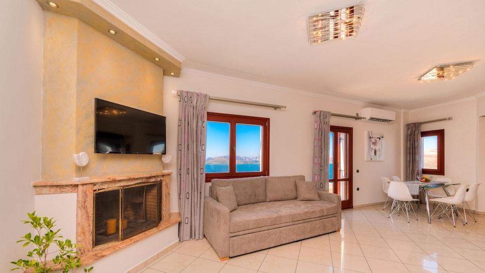 Akrotiri Apartments Екстер'єр фото