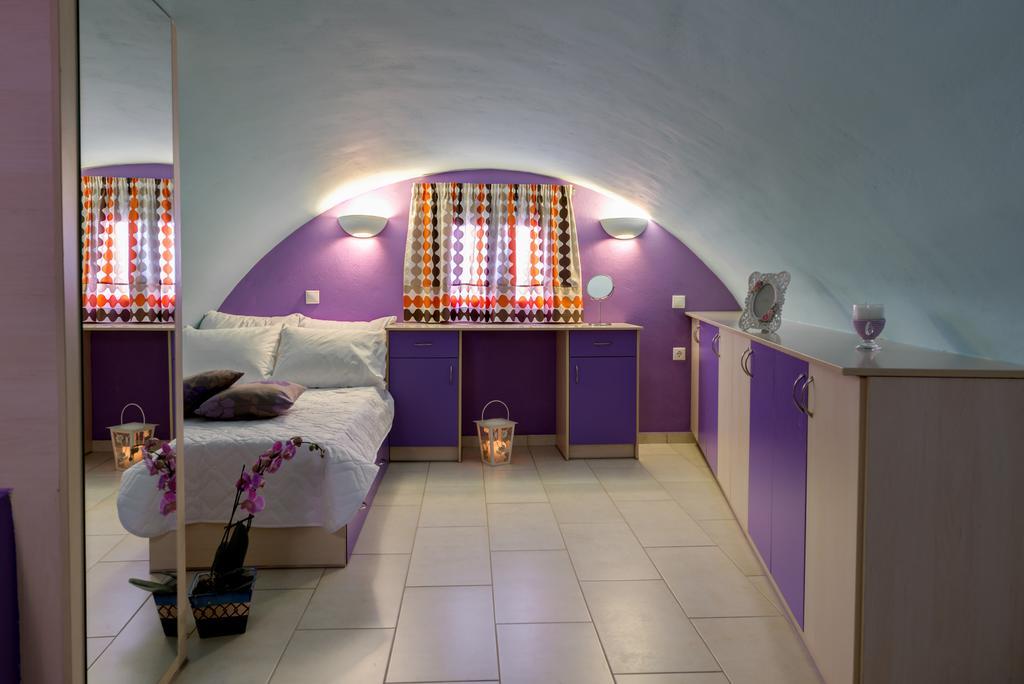Akrotiri Apartments Екстер'єр фото