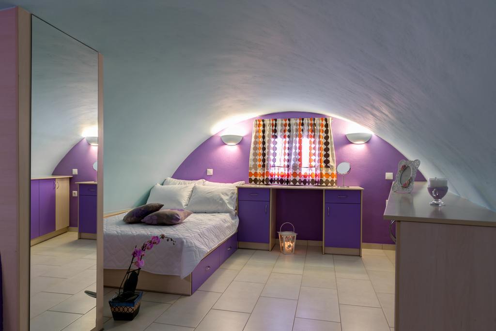 Akrotiri Apartments Екстер'єр фото