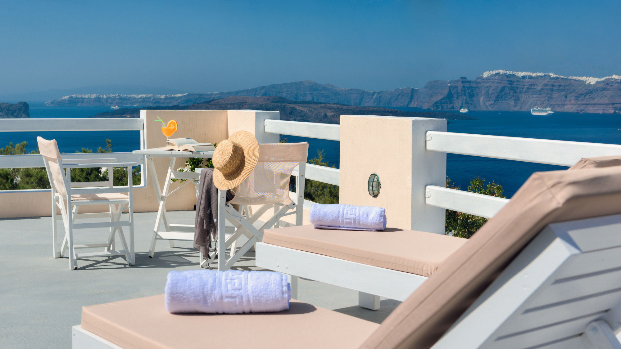 Akrotiri Apartments Екстер'єр фото